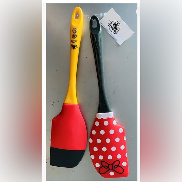 NWT Mickey Minnie Mouse Baking Spatula Set of 2 Kitchen Cooking Disney Parks - Picture 3 of 6